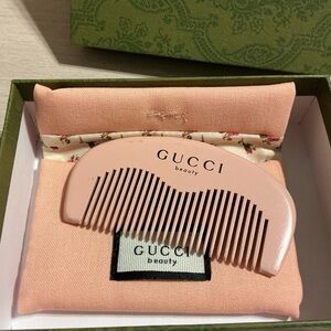 Gucci beauty gift comb with bag and box